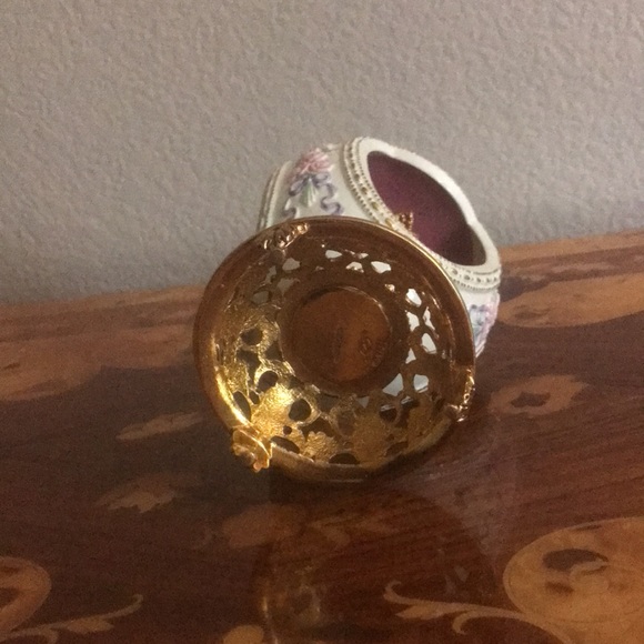 Franklin Mint TFM 1996 Carousel Horse Music Box - Picture 6 of 11